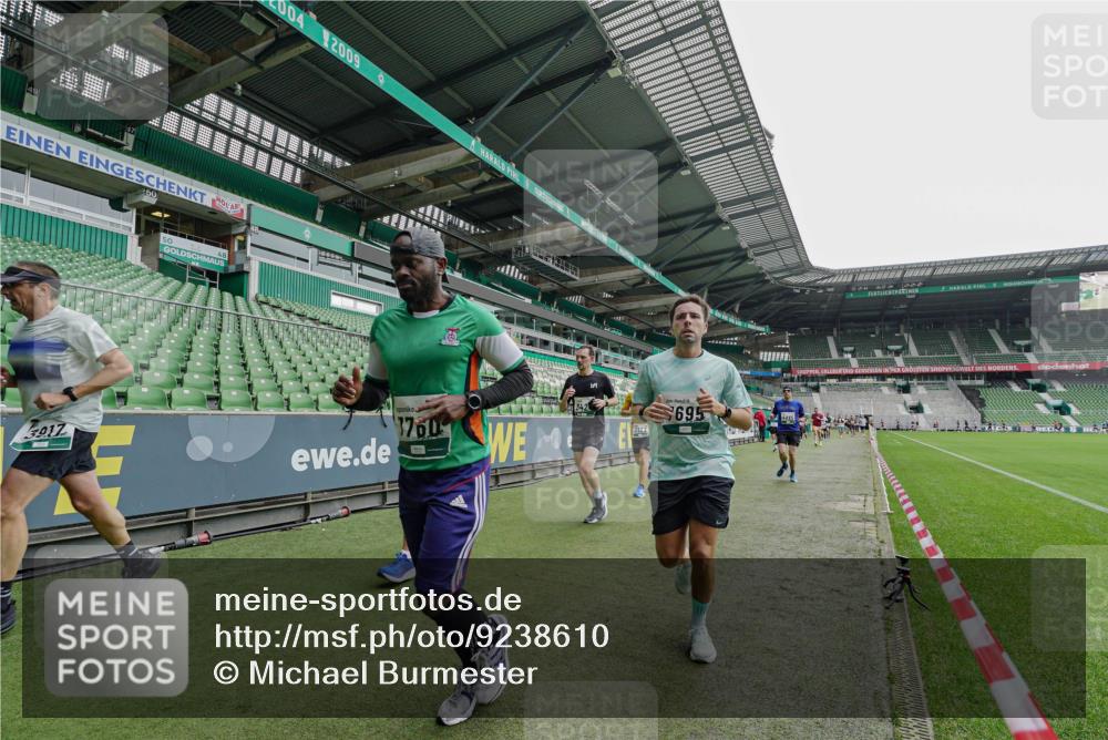 05.10.2025 - 20. swb-Marathon Bremen Michael Burmester http://msf.ph/oto/9238610 05.10.2025 13:02:34 Laufen im Stadion 97, 293, 518, 616, 721, 729, 772, 828, 843, 921, 1030, 1121, 1256, 1348, 1405, 1452, 1704, 1733, 1744, 1856, 1899, 1924, 1944, 2143, 2272, 2306, 2393, 2772, 2774, 2910, 2912, 3206, 3217, 3424, 3525, 3526, 3861, 3917, 3926, 3930, 4017, 4018, 4129, 4322, 4409, 4444, 4464, 4477, 4481, 4564, 4688, 4705, 4714, 4817, 4847, 4885, 4985, 5652, 5755, 5884, 5893, 5934, 6157, 6325, 6328, 6382, 7217, 7407, 7433, 7659, 8526, 8957, 428, 493, 1361, 1759, 1933, 2245, 2555, 2796 meine-sportfotos.de