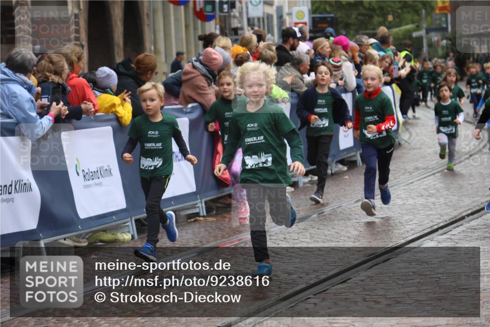 05.10.2025 - 20. swb-Marathon Bremen Strokosch-Dieckow http://msf.ph/oto/9238616 05.10.2025 15:21:15 Ziel  meine-sportfotos.de