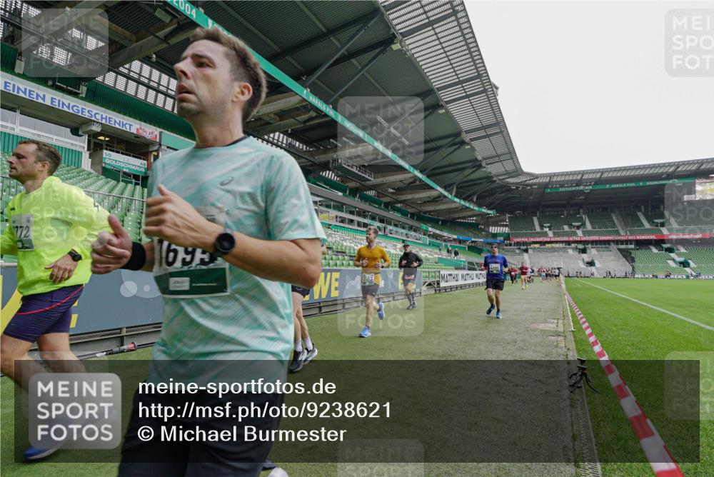 05.10.2025 - 20. swb-Marathon Bremen Michael Burmester http://msf.ph/oto/9238621 05.10.2025 13:02:34 Laufen im Stadion 97, 293, 518, 616, 721, 729, 772, 828, 843, 921, 1030, 1121, 1256, 1348, 1405, 1452, 1704, 1733, 1744, 1856, 1899, 1924, 1944, 2143, 2272, 2306, 2393, 2772, 2774, 2910, 2912, 3206, 3217, 3424, 3525, 3526, 3861, 3917, 3926, 3930, 4017, 4018, 4129, 4322, 4409, 4444, 4464, 4477, 4481, 4564, 4688, 4705, 4714, 4817, 4847, 4885, 4985, 5652, 5755, 5884, 5893, 5934, 6157, 6325, 6328, 6382, 7217, 7407, 7433, 7659, 8526, 8957, 428, 493, 1361, 1759, 1933, 2245, 2555, 2796 meine-sportfotos.de