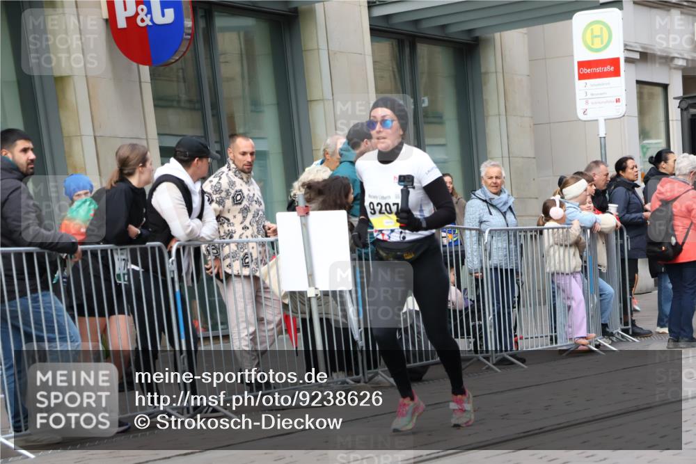 05.10.2025 - 20. swb-Marathon Bremen Strokosch-Dieckow http://msf.ph/oto/9238626 05.10.2025 10:46:21 Ziel 9009, 9207, 9366, 9961, 10268, 10277, 10411, 10661, 10750, 11167, 11268, 11327, 9009, 9207, 9366, 9961, 10268, 10277, 10411, 10661, 10750, 11167, 11268, 11327 meine-sportfotos.de