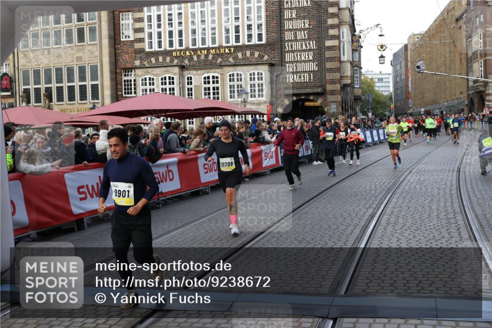 05.10.2025 - 20. swb-Marathon Bremen Yannick Fuchs http://msf.ph/oto/9238672 05.10.2025 11:07:09 Ziel 9901, 10396, 10788, 11131, 11622, 11709 meine-sportfotos.de