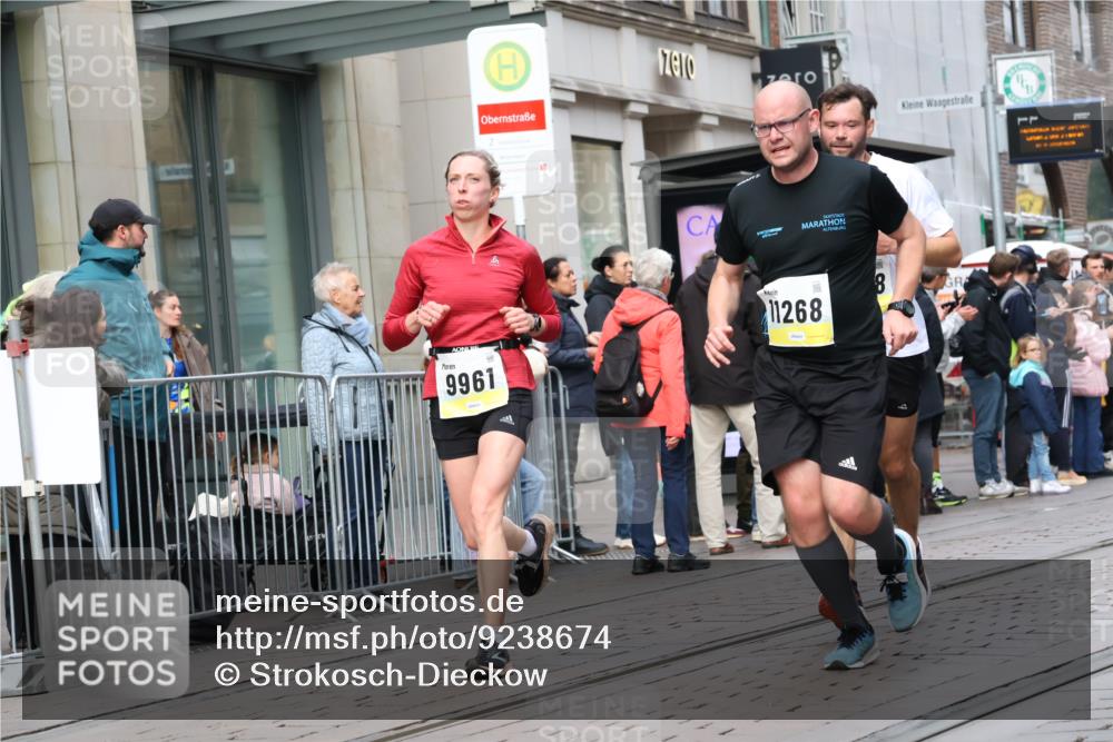 05.10.2025 - 20. swb-Marathon Bremen Strokosch-Dieckow http://msf.ph/oto/9238674 05.10.2025 10:46:23 Ziel 9009, 9207, 9366, 9961, 10268, 10277, 10411, 10661, 10750, 11189, 11268, 11327, 9009, 9207, 9366, 9961, 10268, 10277, 10411, 10661, 10750, 11189, 11268, 11327 meine-sportfotos.de