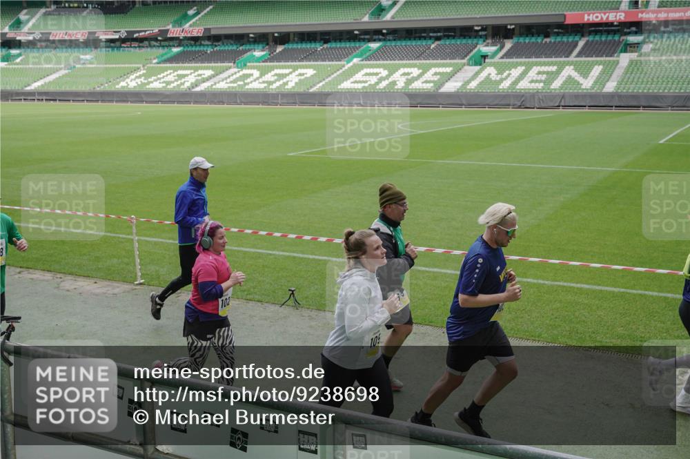 05.10.2025 - 20. swb-Marathon Bremen Michael Burmester http://msf.ph/oto/9238698 05.10.2025 10:33:48 Laufen im Stadion 5172, 7077, 9000, 9221, 9258, 9266, 9282, 9309, 9314, 9359, 9424, 9489, 9520, 9521, 9529, 9539, 9541, 9560, 9569, 9577, 9633, 9654, 9717, 9811, 9835, 9855, 9881, 9882, 9902, 9935, 10008, 10015, 10028, 10032, 10069, 10107, 10116, 10178, 10180, 10195, 10231, 10232, 10233, 10256, 10287, 10302, 10307, 10323, 10387, 10466, 10484, 10533, 10546, 10590, 10591, 10755, 10758, 10794, 10915, 10992, 9195, 9197, 9260, 9295, 9367, 9392, 9402, 9407, 9461, 9492 meine-sportfotos.de