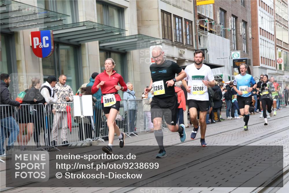 05.10.2025 - 20. swb-Marathon Bremen Strokosch-Dieckow http://msf.ph/oto/9238699 05.10.2025 10:46:23 Ziel 9009, 9207, 9366, 9961, 10268, 10277, 10411, 10661, 10750, 11189, 11268, 11327, 9009, 9207, 9366, 9961, 10268, 10277, 10411, 10661, 10750, 11189, 11268, 11327 meine-sportfotos.de