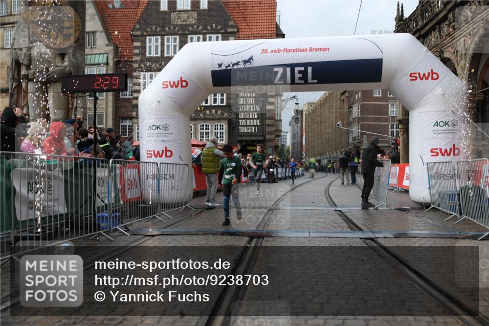 05.10.2025 - 20. swb-Marathon Bremen Yannick Fuchs http://msf.ph/oto/9238703 05.10.2025 15:18:25 Ziel  meine-sportfotos.de