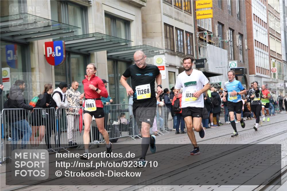 05.10.2025 - 20. swb-Marathon Bremen Strokosch-Dieckow http://msf.ph/oto/9238710 05.10.2025 10:46:24 Ziel 9009, 9207, 9366, 9961, 10268, 10277, 10411, 10661, 10750, 11189, 11268, 11327, 9009, 9207, 9366, 9961, 10268, 10277, 10411, 10661, 10750, 11189, 11268, 11327 meine-sportfotos.de