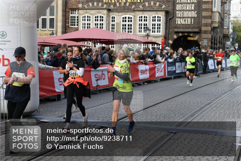 05.10.2025 - 20. swb-Marathon Bremen Yannick Fuchs http://msf.ph/oto/9238711 05.10.2025 11:07:15 Ziel 9265, 9491, 9890, 9901, 10193, 10371, 10788, 10991, 11131, 11709 meine-sportfotos.de