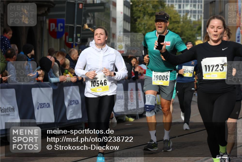05.10.2025 - 20. swb-Marathon Bremen Strokosch-Dieckow http://msf.ph/oto/9238722 05.10.2025 10:56:27 Ziel 9424, 9783, 9790, 9932, 10005, 10042, 10179, 10387, 10546, 10648, 11100, 11253, 11260, 11571, 11723 meine-sportfotos.de