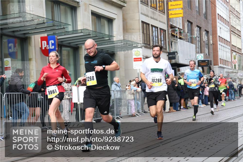 05.10.2025 - 20. swb-Marathon Bremen Strokosch-Dieckow http://msf.ph/oto/9238723 05.10.2025 10:46:24 Ziel 9009, 9207, 9366, 9961, 10268, 10277, 10411, 10661, 10750, 11189, 11268, 11327, 9009, 9207, 9366, 9961, 10268, 10277, 10411, 10661, 10750, 11189, 11268, 11327 meine-sportfotos.de