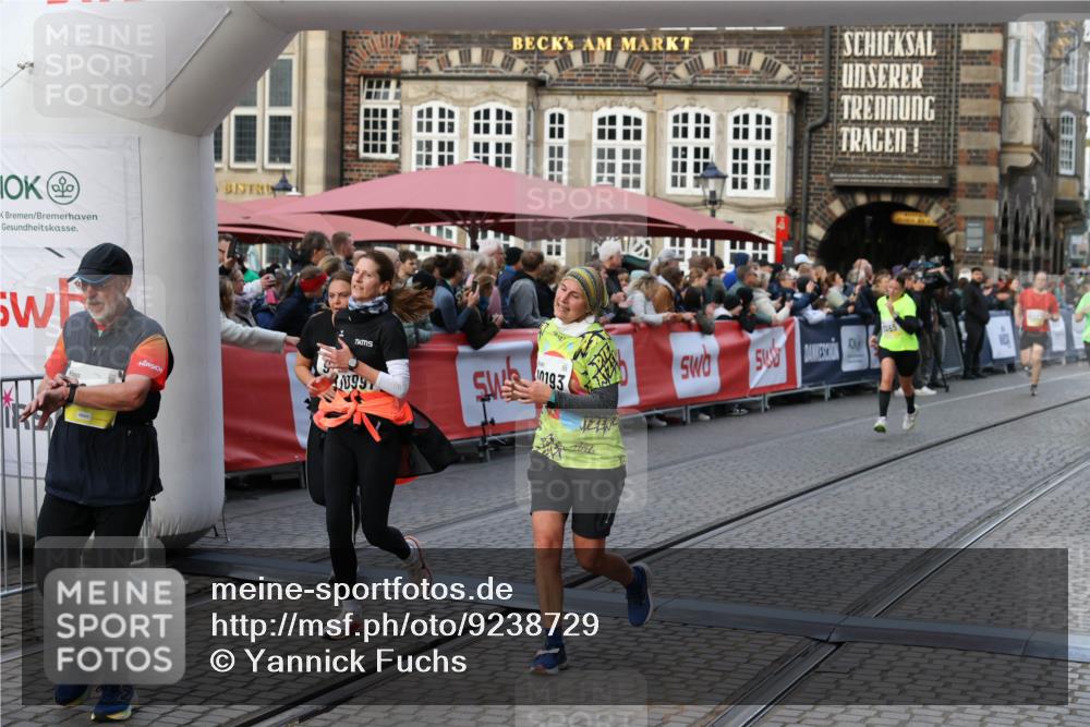 05.10.2025 - 20. swb-Marathon Bremen Yannick Fuchs http://msf.ph/oto/9238729 05.10.2025 11:07:15 Ziel 9265, 9491, 9890, 9901, 10193, 10371, 10788, 10991, 11131, 11709 meine-sportfotos.de