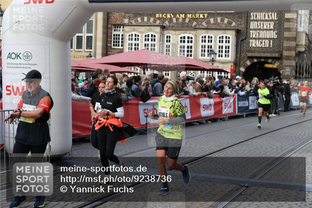05.10.2025 - 20. swb-Marathon Bremen Yannick Fuchs http://msf.ph/oto/9238736 05.10.2025 11:07:15 Ziel 9265, 9491, 9890, 9901, 10193, 10371, 10788, 10991, 11131, 11709 meine-sportfotos.de
