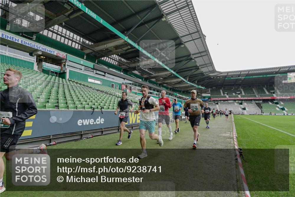 05.10.2025 - 20. swb-Marathon Bremen Michael Burmester http://msf.ph/oto/9238741 05.10.2025 13:02:49 Laufen im Stadion 97, 293, 518, 616, 721, 729, 764, 828, 843, 921, 1121, 1405, 1568, 1670, 1704, 1733, 1744, 1836, 1924, 1944, 2272, 2357, 2393, 2772, 2774, 2984, 3019, 3147, 3217, 3424, 3861, 3917, 3930, 4026, 4129, 4321, 4322, 4464, 4477, 4481, 4688, 4714, 4817, 4847, 4885, 4985, 5652, 5755, 5884, 5893, 6215, 6325, 6328, 6382, 6481, 6666, 7217, 7407, 7433, 7659, 8375, 8526, 8957, 428, 772, 1030, 1256, 1348, 1452, 1744, 1856, 1899, 1924, 2143, 2306, 2910 meine-sportfotos.de
