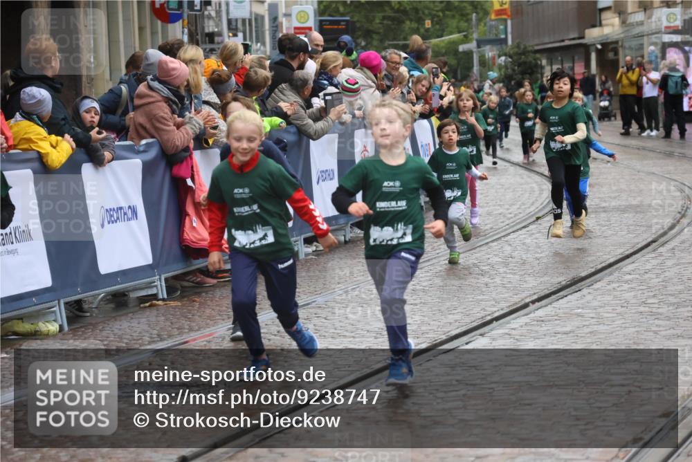 05.10.2025 - 20. swb-Marathon Bremen Strokosch-Dieckow http://msf.ph/oto/9238747 05.10.2025 15:21:16 Ziel  meine-sportfotos.de