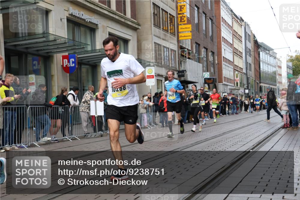 05.10.2025 - 20. swb-Marathon Bremen Strokosch-Dieckow http://msf.ph/oto/9238751 05.10.2025 10:46:25 Ziel 9009, 9207, 9366, 9961, 10268, 10277, 10411, 10661, 10750, 11189, 11268, 11327, 9009, 9207, 9366, 9961, 10268, 10277, 10411, 10661, 10750, 11189, 11268, 11327 meine-sportfotos.de