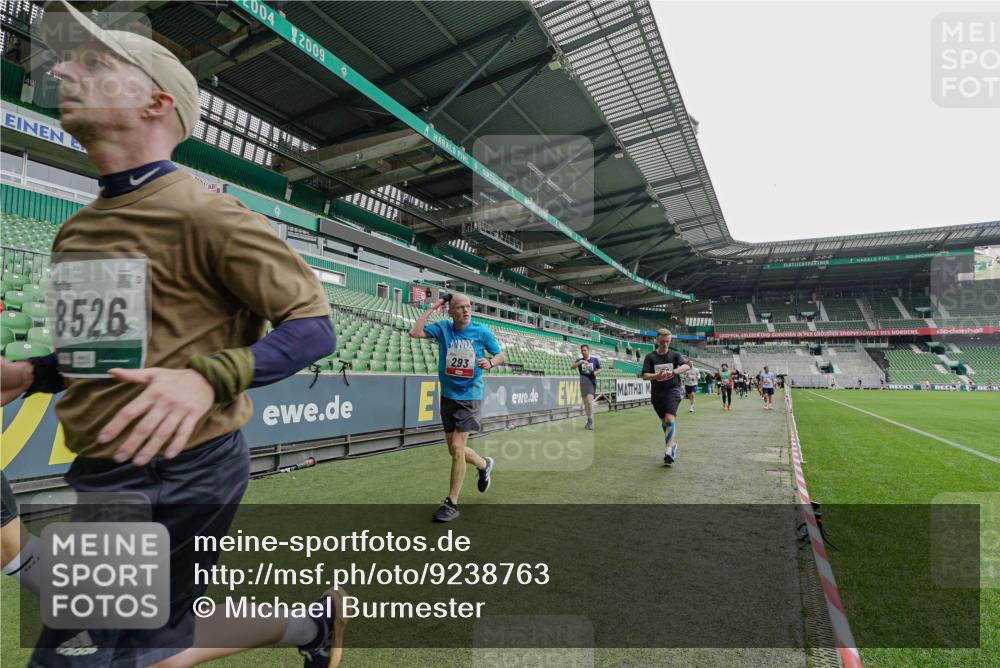 05.10.2025 - 20. swb-Marathon Bremen Michael Burmester http://msf.ph/oto/9238763 05.10.2025 13:02:50 Laufen im Stadion 97, 293, 518, 616, 721, 729, 764, 828, 843, 921, 1121, 1405, 1568, 1670, 1704, 1733, 1836, 1944, 2272, 2357, 2393, 2772, 2774, 2984, 3019, 3147, 3217, 3424, 3861, 3917, 3930, 4026, 4129, 4321, 4322, 4464, 4477, 4481, 4688, 4714, 4817, 4847, 4885, 4985, 5652, 5755, 5884, 5893, 6215, 6325, 6328, 6382, 6417, 6481, 6666, 7217, 7407, 7433, 7659, 8375, 8526, 8957, 428, 772, 1030, 1256, 1348, 1452, 1744, 1856, 1899, 1924, 2143, 2306, 2910 meine-sportfotos.de