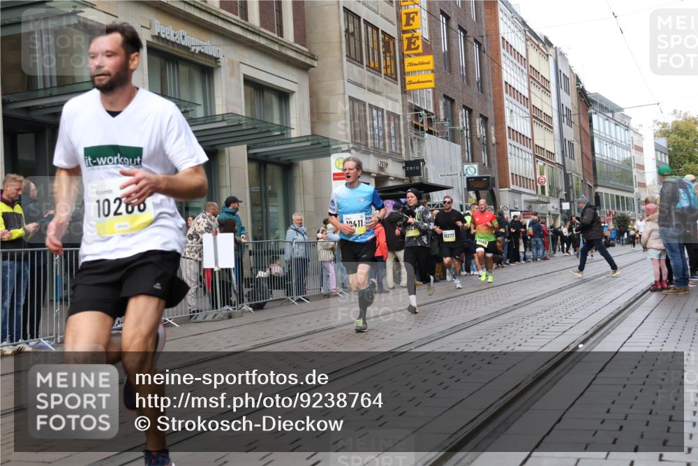 05.10.2025 - 20. swb-Marathon Bremen Strokosch-Dieckow http://msf.ph/oto/9238764 05.10.2025 10:46:25 Ziel 9009, 9207, 9366, 9961, 10268, 10277, 10411, 10661, 10750, 11189, 11268, 11327, 9009, 9207, 9366, 9961, 10268, 10277, 10411, 10661, 10750, 11189, 11268, 11327 meine-sportfotos.de