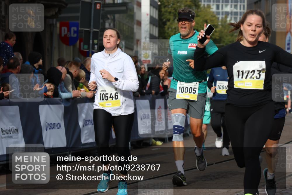 05.10.2025 - 20. swb-Marathon Bremen Strokosch-Dieckow http://msf.ph/oto/9238767 05.10.2025 10:56:27 Ziel 9424, 9783, 9790, 9932, 10005, 10042, 10179, 10387, 10546, 10648, 11100, 11253, 11260, 11571, 11723 meine-sportfotos.de
