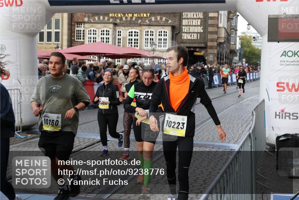 05.10.2025 - 20. swb-Marathon Bremen Yannick Fuchs http://msf.ph/oto/9238776 05.10.2025 11:07:36 Ziel 7779, 9483, 9780, 10037, 10160, 10223, 10737, 10776, 10854, 11122, 11159, 11262, 11384, 11529, 11584 meine-sportfotos.de