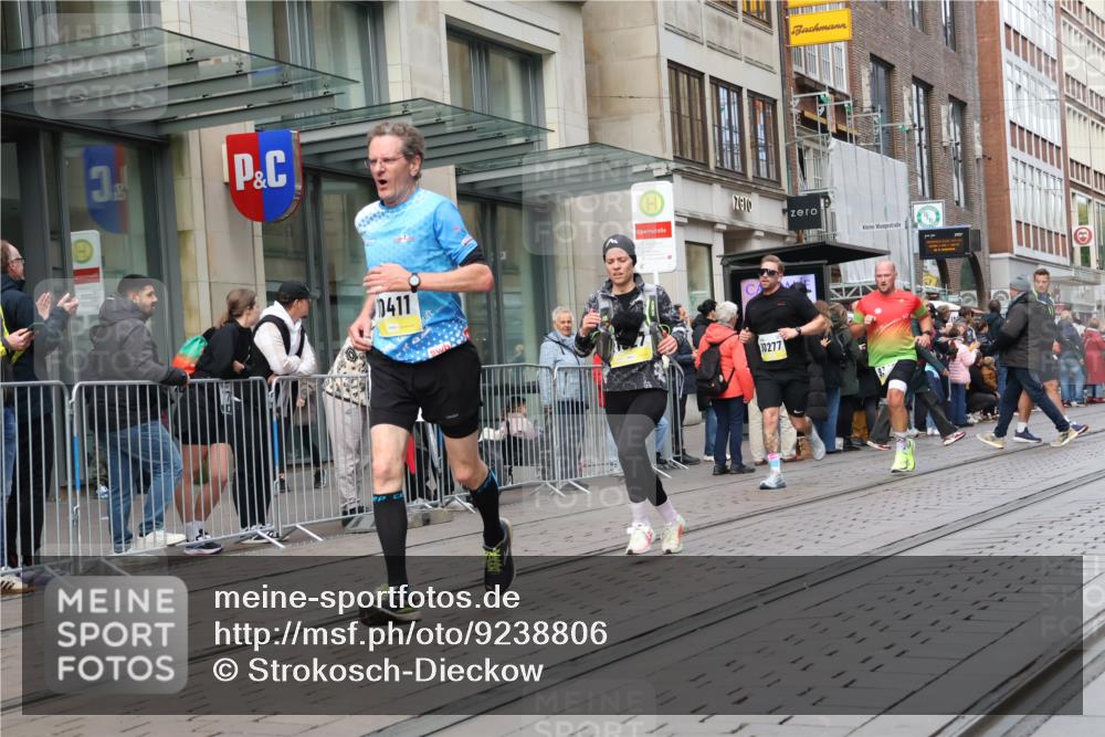 05.10.2025 - 20. swb-Marathon Bremen Strokosch-Dieckow http://msf.ph/oto/9238806 05.10.2025 10:46:26 Ziel 9009, 9207, 9366, 9413, 9961, 10268, 10277, 10411, 10452, 10509, 10661, 10750, 11189, 11268, 11327, 9009, 9207, 9366, 9413, 9961, 10268, 10277, 10411, 10452, 10509, 10661, 10750, 11189, 11268, 11327 meine-sportfotos.de