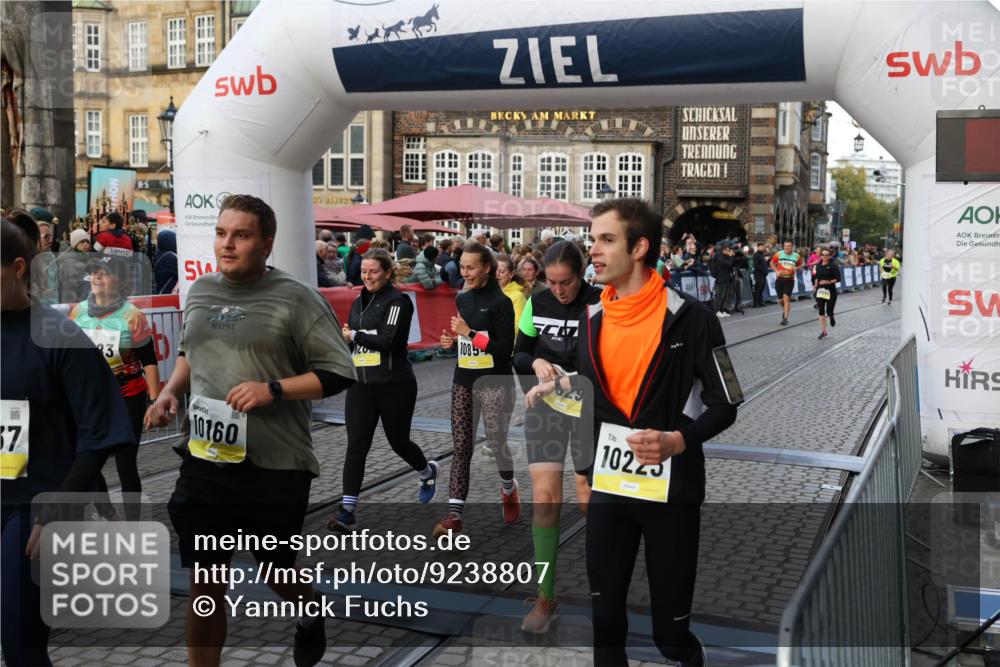 05.10.2025 - 20. swb-Marathon Bremen Yannick Fuchs http://msf.ph/oto/9238807 05.10.2025 11:07:37 Ziel 7779, 9483, 9780, 10037, 10160, 10223, 10737, 10776, 10854, 11122, 11159, 11262, 11384, 11529, 11584 meine-sportfotos.de