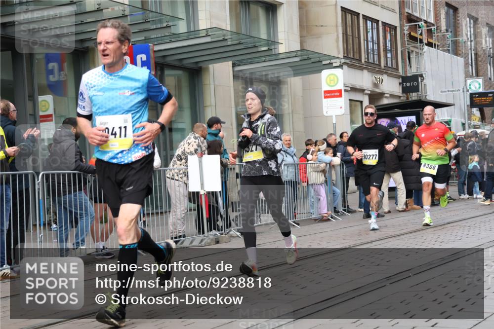 05.10.2025 - 20. swb-Marathon Bremen Strokosch-Dieckow http://msf.ph/oto/9238818 05.10.2025 10:46:27 Ziel 9009, 9366, 9413, 9961, 10268, 10277, 10411, 10452, 10509, 10661, 10750, 10789, 11189, 11268, 11327, 9009, 9366, 9413, 9961, 10268, 10277, 10411, 10452, 10509, 10661, 10750, 10789, 11189, 11268, 11327 meine-sportfotos.de