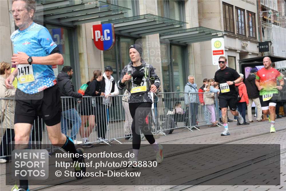 05.10.2025 - 20. swb-Marathon Bremen Strokosch-Dieckow http://msf.ph/oto/9238830 05.10.2025 10:46:27 Ziel 9009, 9366, 9413, 9961, 10268, 10277, 10411, 10452, 10509, 10661, 10750, 10789, 11189, 11268, 11327, 9009, 9366, 9413, 9961, 10268, 10277, 10411, 10452, 10509, 10661, 10750, 10789, 11189, 11268, 11327 meine-sportfotos.de