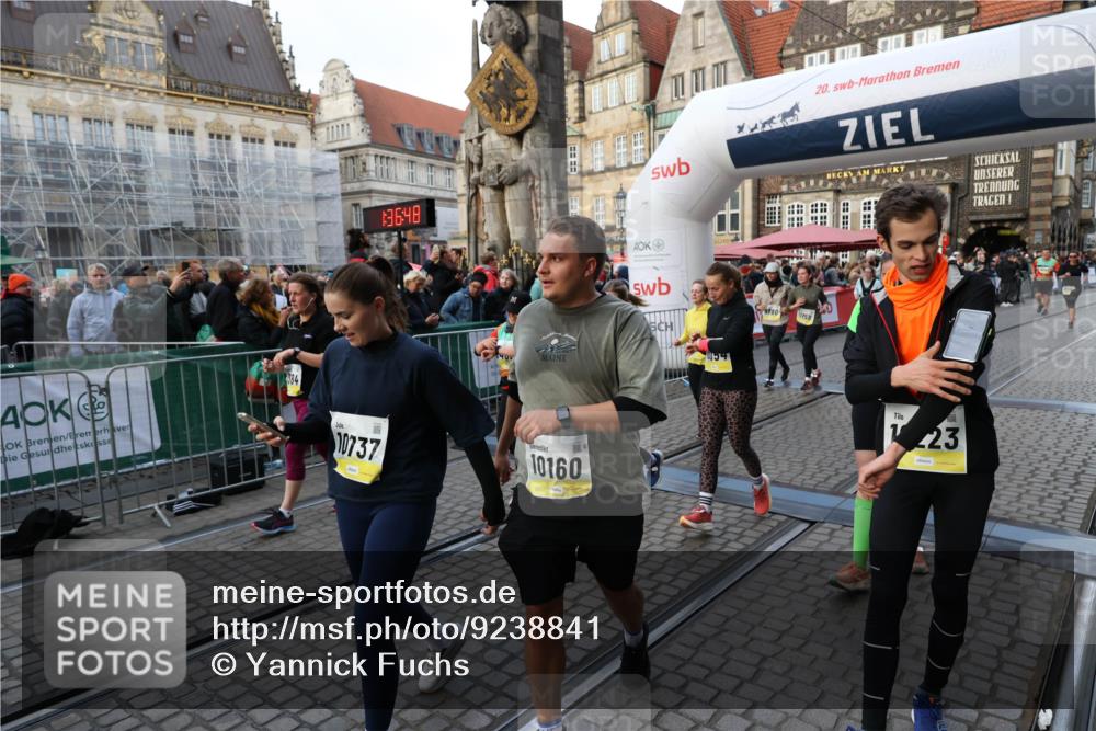 05.10.2025 - 20. swb-Marathon Bremen Yannick Fuchs http://msf.ph/oto/9238841 05.10.2025 11:07:38 Ziel 9483, 9780, 10037, 10160, 10223, 10585, 10737, 10776, 10854, 11159, 11262, 11384, 11529, 11584 meine-sportfotos.de