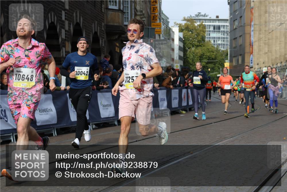 05.10.2025 - 20. swb-Marathon Bremen Strokosch-Dieckow http://msf.ph/oto/9238879 05.10.2025 10:56:32 Ziel 9547, 9790, 9886, 10005, 10008, 10042, 10179, 10648, 10971, 11100, 11253, 11260, 11475, 11571, 11691 meine-sportfotos.de