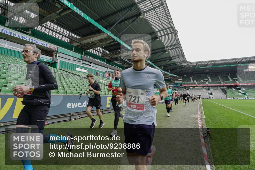 05.10.2025 - 20. swb-Marathon Bremen Michael Burmester http://msf.ph/oto/9238886 05.10.2025 13:03:03 Laufen im Stadion 97, 227, 293, 375, 396, 518, 527, 616, 721, 729, 764, 828, 1121, 1178, 1405, 1425, 1469, 1568, 1670, 1704, 1705, 1733, 1836, 1944, 2357, 2393, 2407, 2597, 2696, 2772, 2791, 2960, 2984, 3019, 3147, 3424, 3917, 4026, 4129, 4321, 4322, 4464, 4481, 4714, 4769, 4817, 4885, 5431, 5527, 5755, 5763, 5867, 5884, 6215, 6325, 6417, 6481, 6666, 7217, 7315, 7316, 7407, 7433, 7540, 7607, 7653, 7659, 8375, 8526, 8957, 843, 921, 1744, 1899, 1924, 2143, 2272, 2306, 2774, 3217, 4129, 4847 meine-sportfotos.de