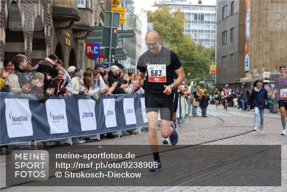 05.10.2025 - 20. swb-Marathon Bremen Strokosch-Dieckow http://msf.ph/oto/9238906 05.10.2025 12:41:58 Ziel 291, 583, 1143 meine-sportfotos.de