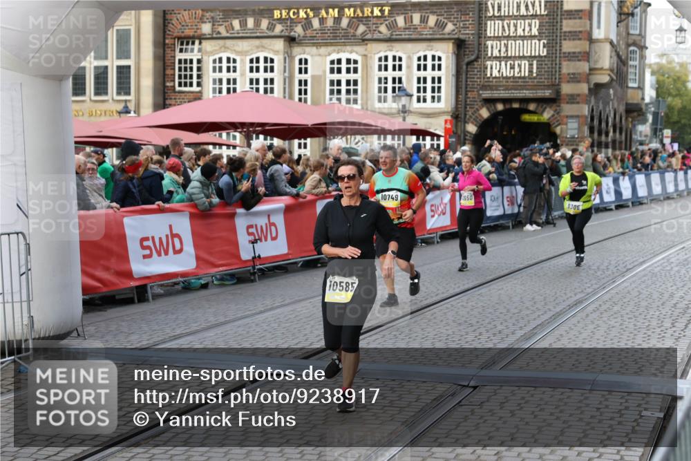 05.10.2025 - 20. swb-Marathon Bremen Yannick Fuchs http://msf.ph/oto/9238917 05.10.2025 11:07:42 Ziel 9306, 9780, 10037, 10585, 10650, 10749, 10776, 10854, 11159, 11262, 11584 meine-sportfotos.de