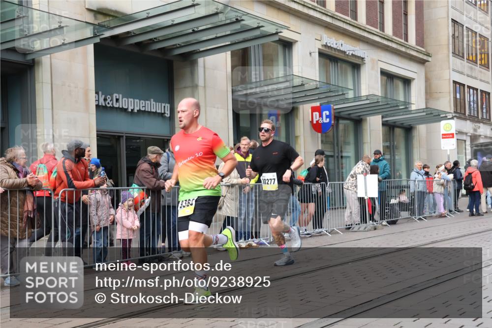 05.10.2025 - 20. swb-Marathon Bremen Strokosch-Dieckow http://msf.ph/oto/9238925 05.10.2025 10:46:29 Ziel 9366, 9413, 9961, 10268, 10277, 10411, 10452, 10509, 10661, 10750, 10789, 11189, 11268, 11327, 9366, 9413, 9961, 10268, 10277, 10411, 10452, 10509, 10661, 10750, 10789, 11189, 11268, 11327 meine-sportfotos.de