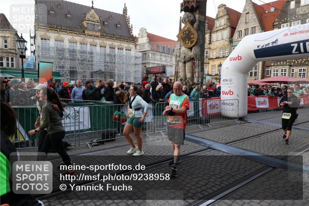 05.10.2025 - 20. swb-Marathon Bremen Yannick Fuchs http://msf.ph/oto/9238958 05.10.2025 11:07:43 Ziel 9306, 9780, 10037, 10585, 10650, 10749, 10776, 11159, 11584 meine-sportfotos.de
