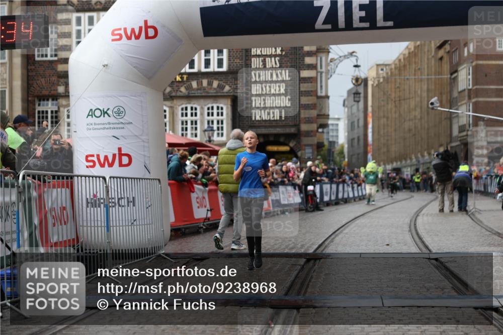 05.10.2025 - 20. swb-Marathon Bremen Yannick Fuchs http://msf.ph/oto/9238968 05.10.2025 15:18:30 Ziel  meine-sportfotos.de