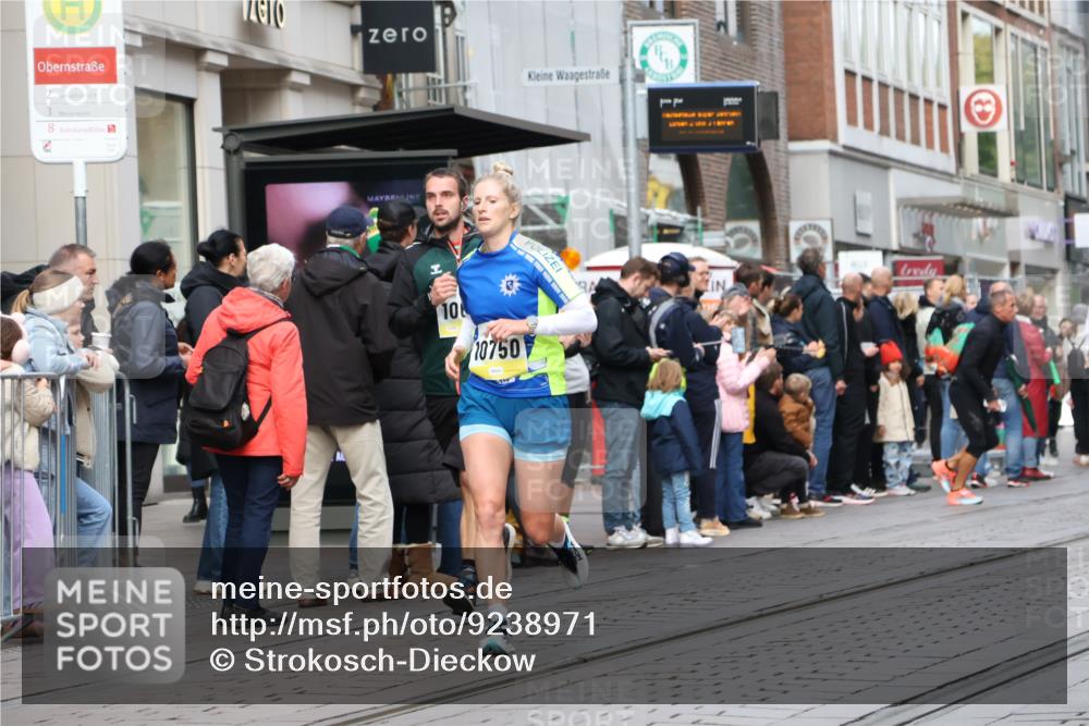 05.10.2025 - 20. swb-Marathon Bremen Strokosch-Dieckow http://msf.ph/oto/9238971 05.10.2025 10:46:33 Ziel 9413, 9562, 9961, 10277, 10411, 10452, 10509, 10661, 10750, 10789, 11189, 11327, 9413, 9562, 9961, 10277, 10411, 10452, 10509, 10661, 10750, 10789, 11189, 11327 meine-sportfotos.de