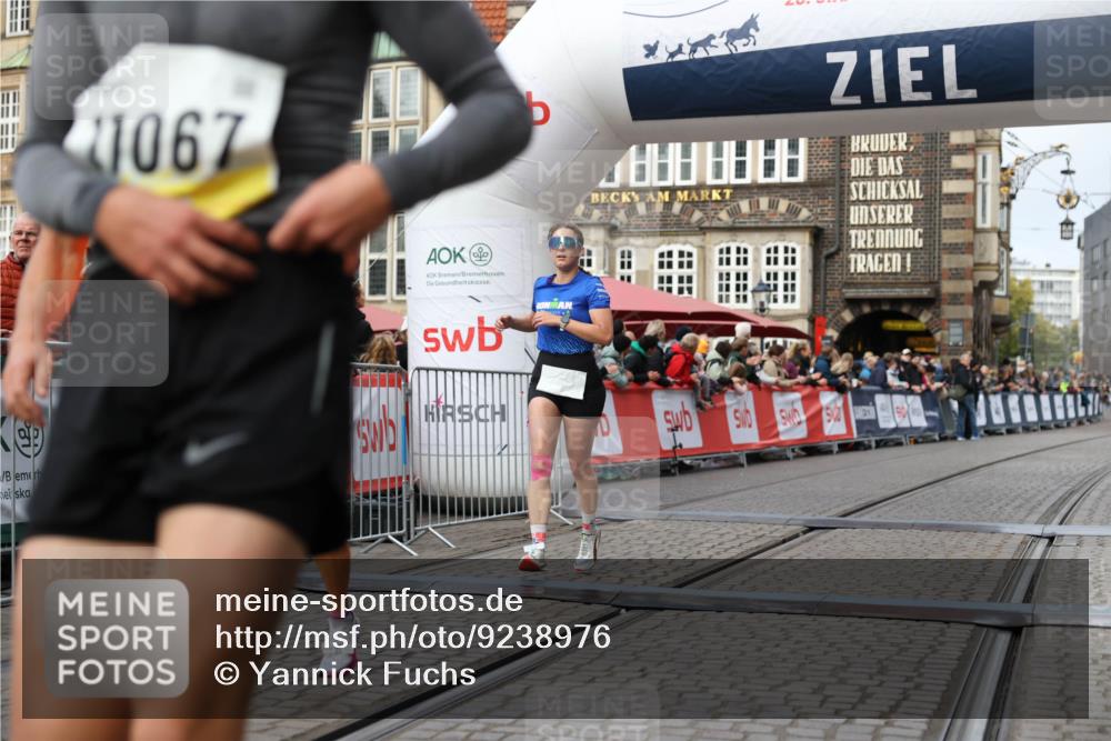 05.10.2025 - 20. swb-Marathon Bremen Yannick Fuchs http://msf.ph/oto/9238976 05.10.2025 10:39:32 Ziel 7111, 9239, 9863, 10908, 11067, 11343 meine-sportfotos.de