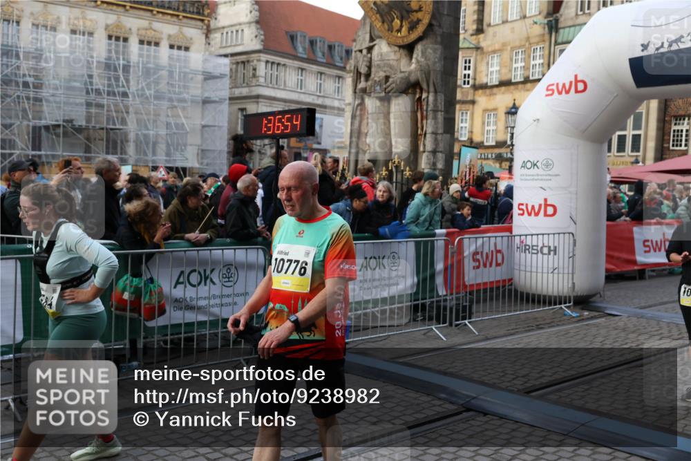 05.10.2025 - 20. swb-Marathon Bremen Yannick Fuchs http://msf.ph/oto/9238982 05.10.2025 11:07:43 Ziel 9306, 9780, 10037, 10585, 10650, 10749, 10776, 11159, 11584 meine-sportfotos.de