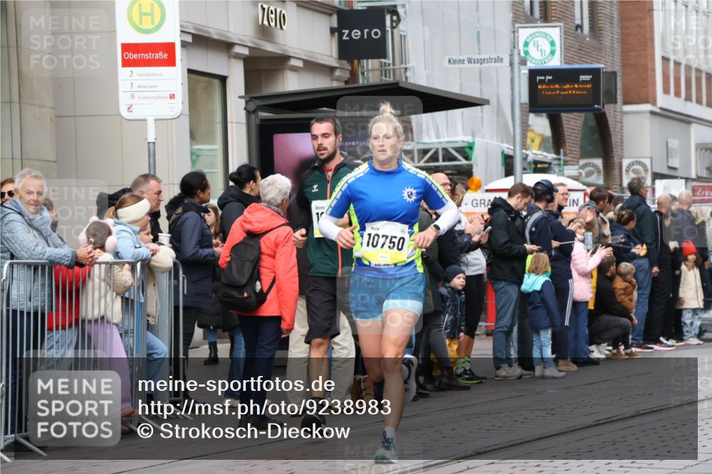 05.10.2025 - 20. swb-Marathon Bremen Strokosch-Dieckow http://msf.ph/oto/9238983 05.10.2025 10:46:33 Ziel 9413, 9562, 9961, 10277, 10411, 10452, 10509, 10661, 10750, 10789, 11189, 11327, 9413, 9562, 9961, 10277, 10411, 10452, 10509, 10661, 10750, 10789, 11189, 11327 meine-sportfotos.de
