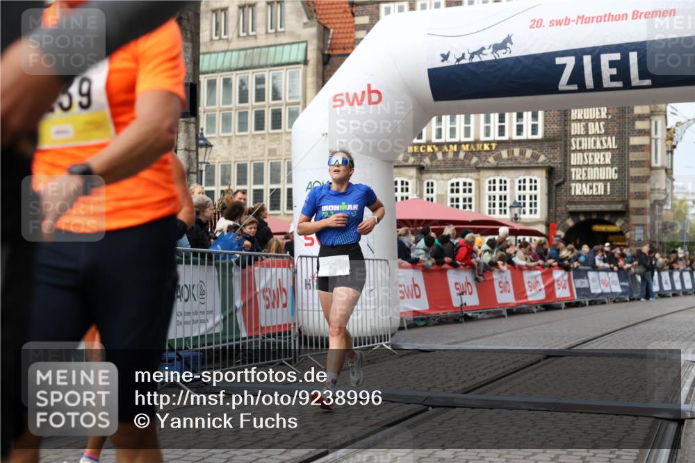 05.10.2025 - 20. swb-Marathon Bremen Yannick Fuchs http://msf.ph/oto/9238996 05.10.2025 10:39:32 Ziel 7111, 9239, 9863, 10908, 11067, 11343 meine-sportfotos.de
