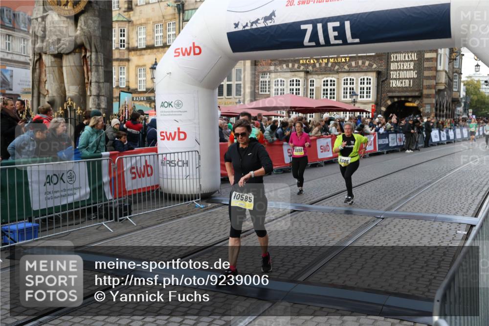 05.10.2025 - 20. swb-Marathon Bremen Yannick Fuchs http://msf.ph/oto/9239006 05.10.2025 11:07:44 Ziel 9306, 9780, 10585, 10650, 10749, 10776, 11159, 11584 meine-sportfotos.de