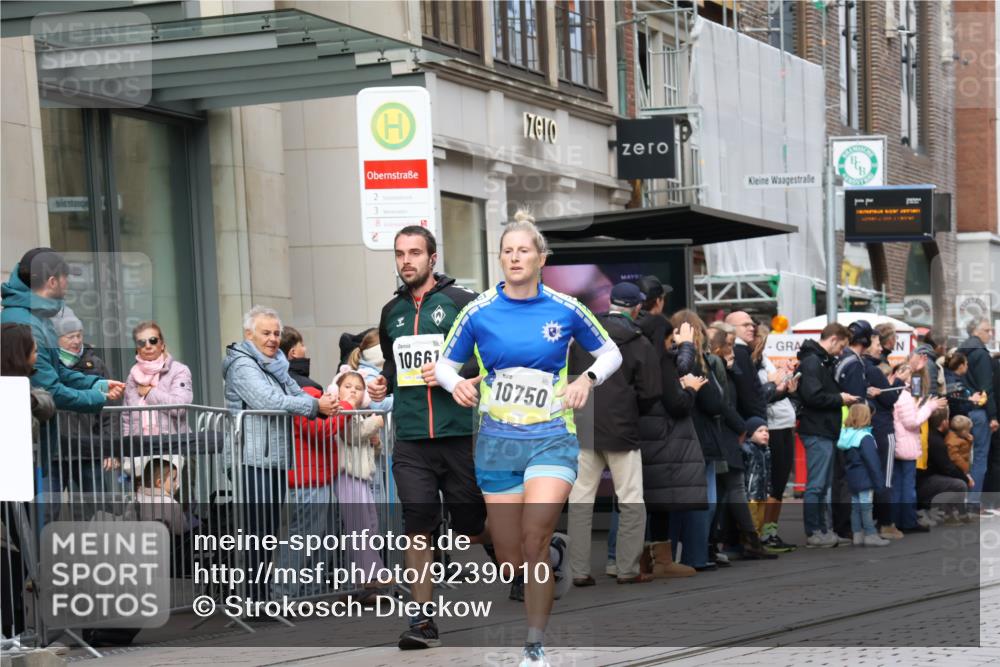 05.10.2025 - 20. swb-Marathon Bremen Strokosch-Dieckow http://msf.ph/oto/9239010 05.10.2025 10:46:34 Ziel 9413, 9562, 10277, 10411, 10452, 10509, 10661, 10750, 10789, 11189, 11327, 9413, 9562, 10277, 10411, 10452, 10509, 10661, 10750, 10789, 11189, 11327 meine-sportfotos.de