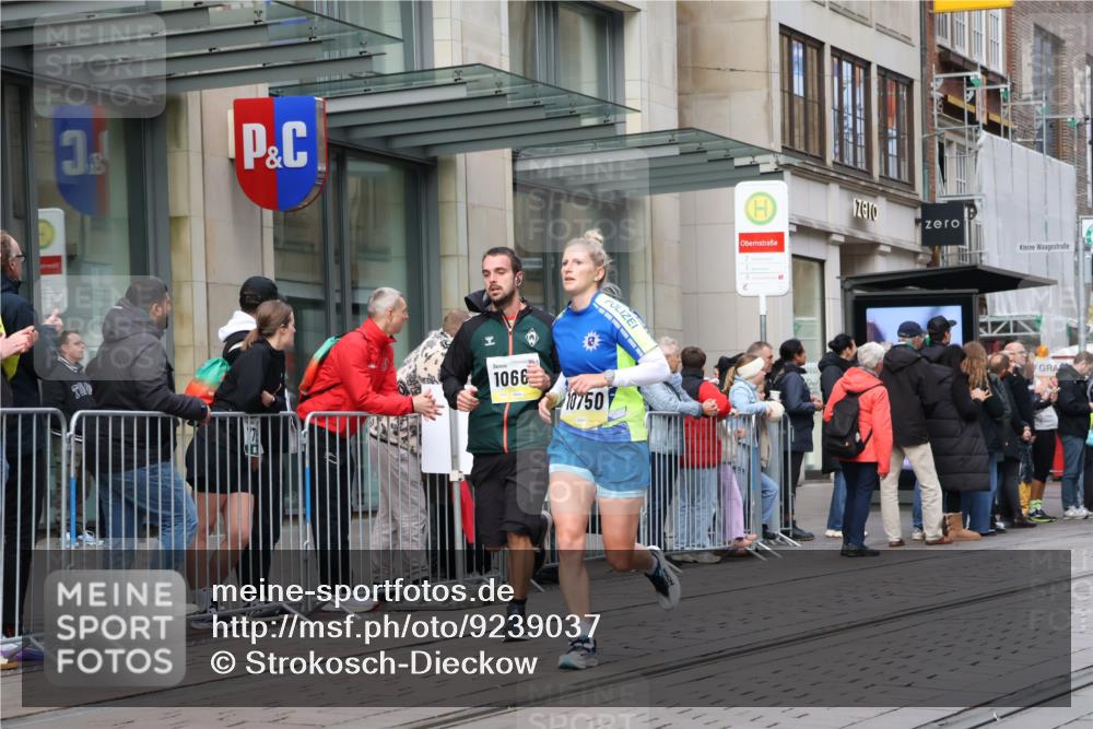05.10.2025 - 20. swb-Marathon Bremen Strokosch-Dieckow http://msf.ph/oto/9239037 05.10.2025 10:46:35 Ziel 9413, 9562, 10277, 10411, 10452, 10509, 10661, 10750, 10789, 11189, 11327, 9413, 9562, 10277, 10411, 10452, 10509, 10661, 10750, 10789, 11189, 11327 meine-sportfotos.de