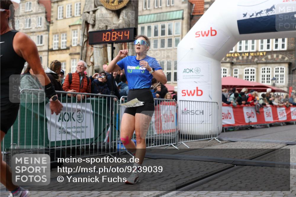 05.10.2025 - 20. swb-Marathon Bremen Yannick Fuchs http://msf.ph/oto/9239039 05.10.2025 10:39:33 Ziel 7111, 9239, 9863, 11067, 11343 meine-sportfotos.de