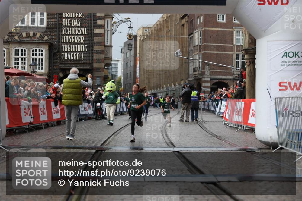05.10.2025 - 20. swb-Marathon Bremen Yannick Fuchs http://msf.ph/oto/9239076 05.10.2025 15:18:40 Ziel  meine-sportfotos.de