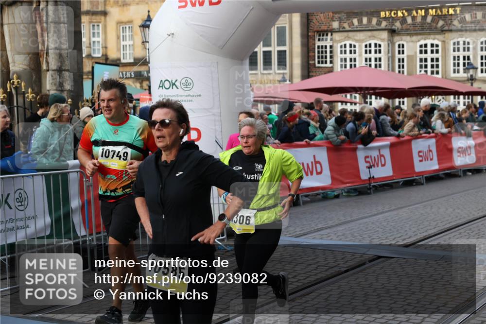 05.10.2025 - 20. swb-Marathon Bremen Yannick Fuchs http://msf.ph/oto/9239082 05.10.2025 11:07:46 Ziel 9306, 10585, 10650, 10749, 10776, 11584 meine-sportfotos.de