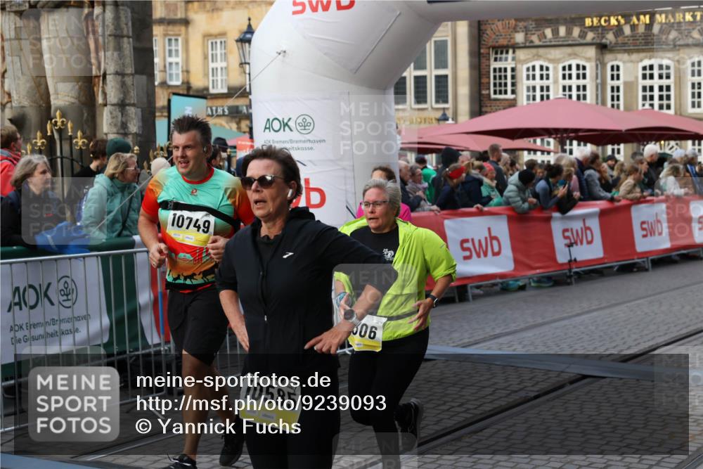 05.10.2025 - 20. swb-Marathon Bremen Yannick Fuchs http://msf.ph/oto/9239093 05.10.2025 11:07:46 Ziel 9306, 10585, 10650, 10749, 10776, 11584 meine-sportfotos.de