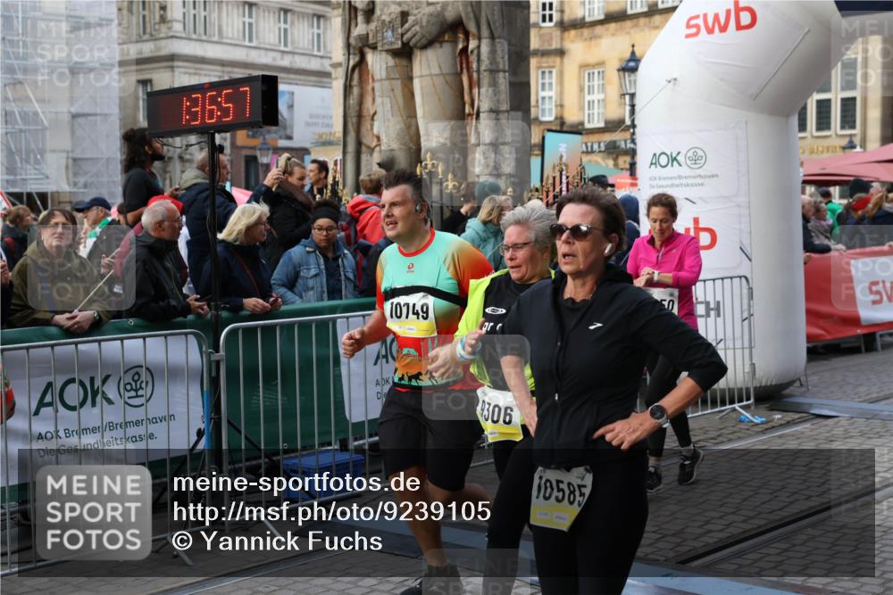 05.10.2025 - 20. swb-Marathon Bremen Yannick Fuchs http://msf.ph/oto/9239105 05.10.2025 11:07:46 Ziel 9306, 10585, 10650, 10749, 10776, 11584 meine-sportfotos.de