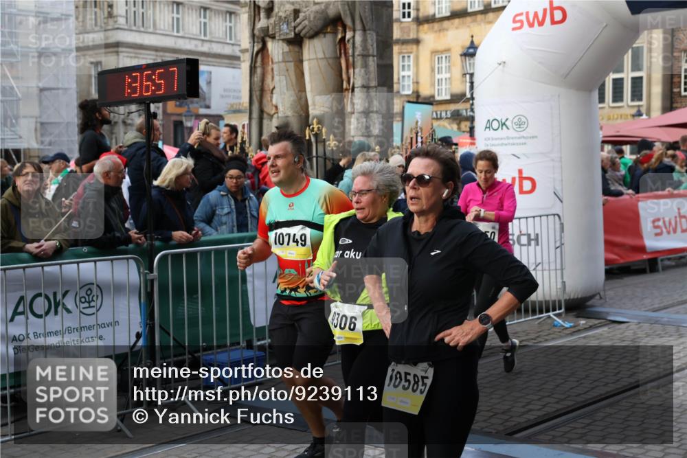 05.10.2025 - 20. swb-Marathon Bremen Yannick Fuchs http://msf.ph/oto/9239113 05.10.2025 11:07:46 Ziel 9306, 10585, 10650, 10749, 10776, 11584 meine-sportfotos.de