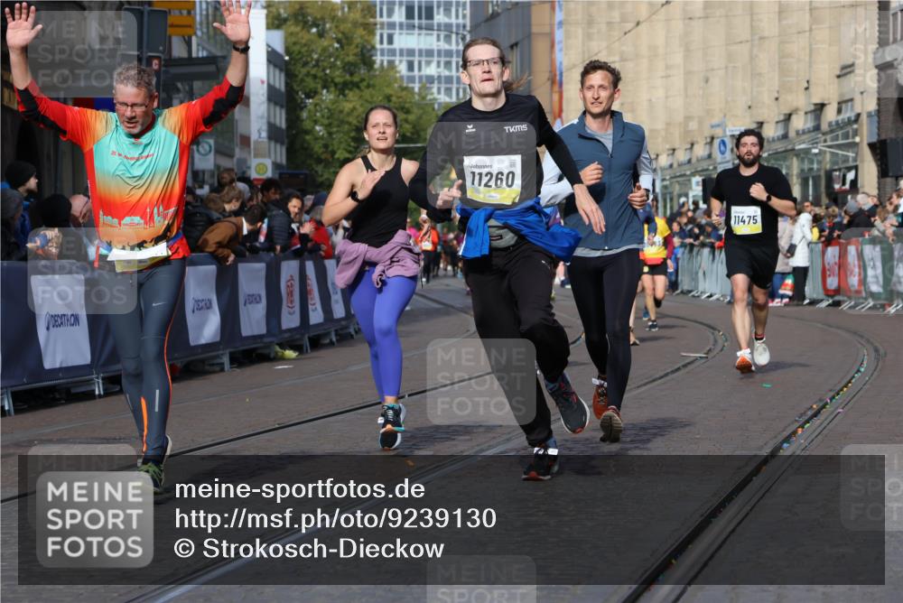05.10.2025 - 20. swb-Marathon Bremen Strokosch-Dieckow http://msf.ph/oto/9239130 05.10.2025 10:56:36 Ziel 8118, 9266, 9547, 9886, 10008, 10042, 10059, 10644, 10683, 10971, 11100, 11260, 11475, 11691 meine-sportfotos.de