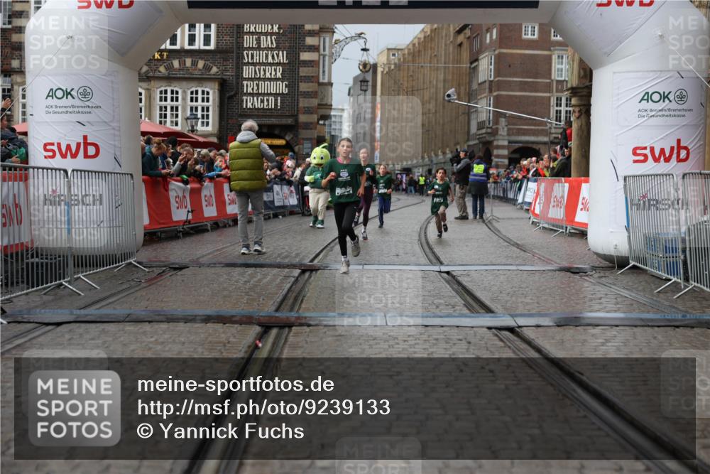 05.10.2025 - 20. swb-Marathon Bremen Yannick Fuchs http://msf.ph/oto/9239133 05.10.2025 15:18:41 Ziel  meine-sportfotos.de